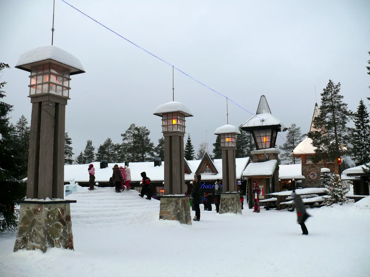 ️ Jour 2 : Village du Père Noël et découverte du cercle polaire
