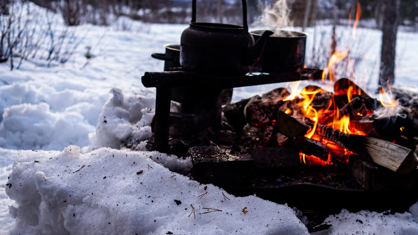 ️ La tradition du repas autour du feu